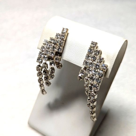 Vintage Clear Rhinestone Asymmetrical Drop Clip Earrings - Picture 3 of 5